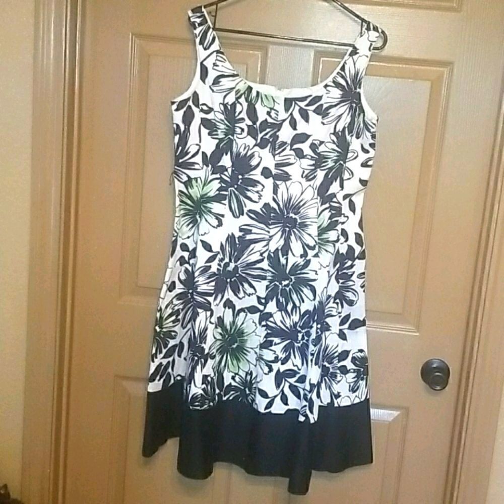 4@30.00 or 20.00 Ladies Dress by WILLOW GLENN